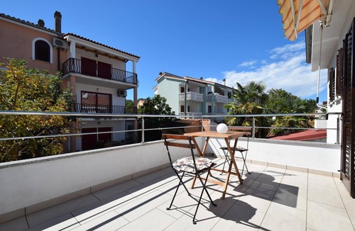Vantacici Apartment | Studio flat with terrace Vantačići, Krk (AS-20349-a)