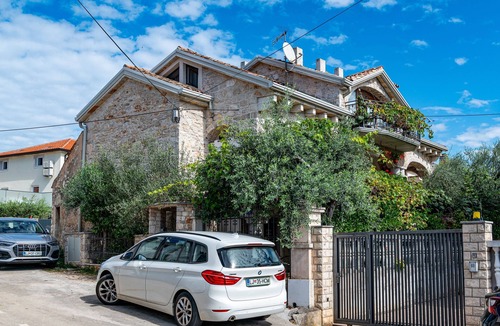 Basanija Apartment | Studio flat with terrace Bašanija, Umag (AS-7148-b)