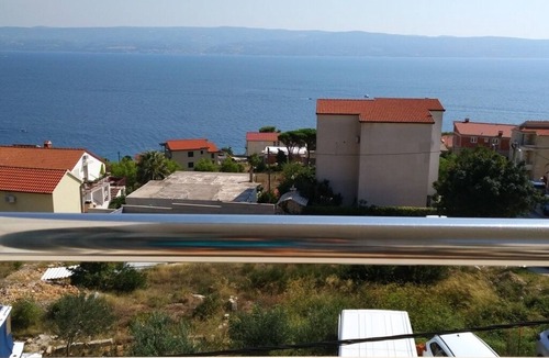 Dugi Rat Apartment | Studio flat with terrace and sea view Mali Rat, Omiš (AS-7482-a)