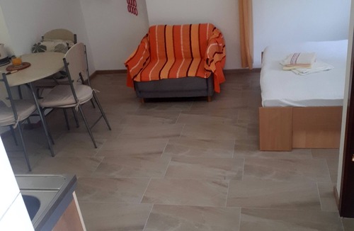 Kozino Apartment | Studio flat with terrace and sea view Kožino, Zadar (AS-5893-a)