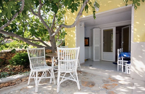 Bol Apartment | Studio flat with terrace and sea view Bol, Brač (AS-5642-a)