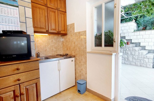 Zrnovo Apartment | Studio flat with terrace Cove Vrbovica, Korčula (AS-9225-a)