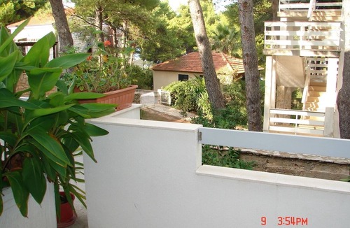 Island Hvar Apartment | Studio flat with terrace Jelsa, Hvar (AS-15073-a)