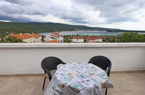 Kornic Apartment | Studio flat with terrace and sea view Kornić (Krk) (AS-415-a)