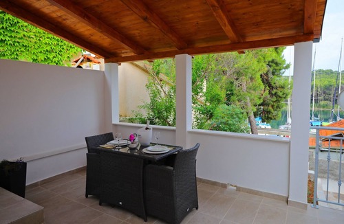 Molat Apartment | Studio flat with terrace and sea view Molat (AS-18433-a)