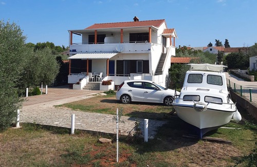 Muline Apartment | Studio flat with terrace Sušica, Ugljan (AS-8265-a)