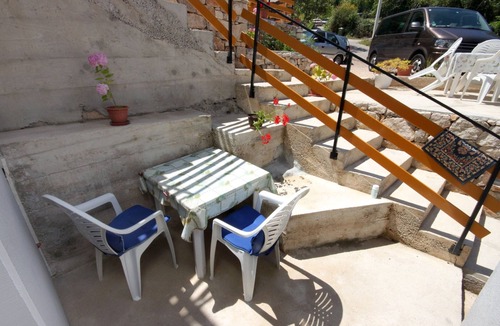 Valun Apartment | Studio flat with terrace Valun, Cres (AS-8081-b)