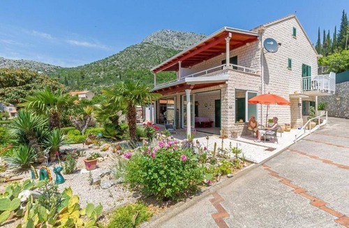 Trsteno Apartment | Studio flat with terrace and sea view Trsteno, Dubrovnik (AS-9107-a)