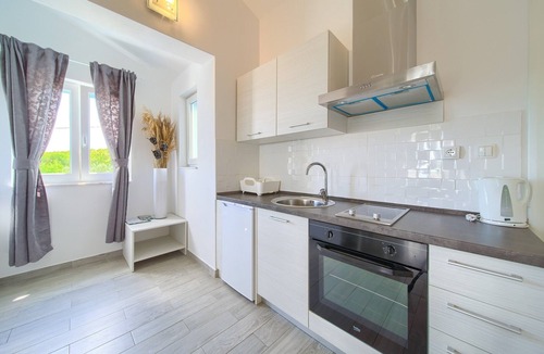 Salatic Apartment | Studio flat with terrace Vrh, Krk (AS-17951-a)