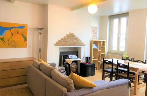 Kentish Town Apartment | Studio Flat without kitchen at Kentish Town