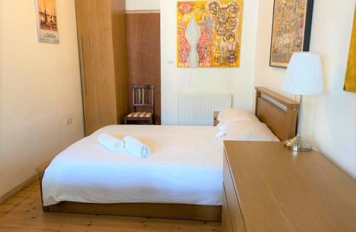 Kentish Town Apartment | Studio Flat without kitchen at Kentish Town