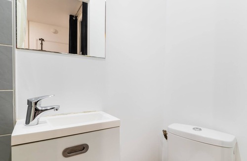 Quartier des Grandes-Carrieres Apartment | Studio fonctionnel hopital bichat - paris 18 - 2P