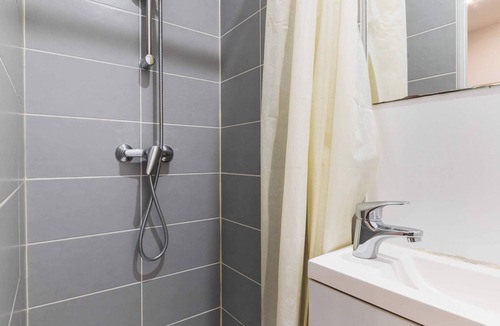 Quartier des Grandes-Carrieres Apartment | Studio fonctionnel hopital bichat - paris 18 - 2P