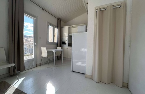 Port-Vendres Apartment | Studio for 2 with terrace and sea view, Port-Vendres