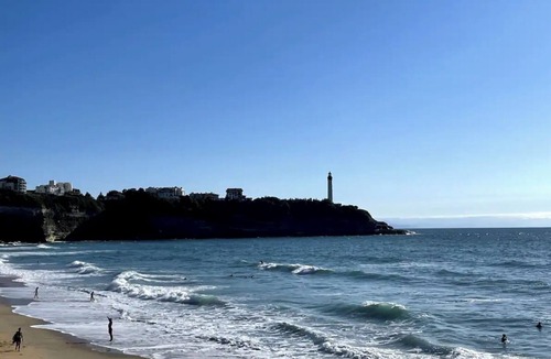 Anglet Apartment | Studio for 3 people 800m from the beach with private parking space.