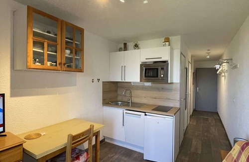 Eclose-Est Apartment | Studio for 4 in Alpe d'Huez, pets allowed