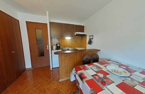 Le Grand-Bornand Apartment | Studio for 4, near cable car, parking, pets allowed