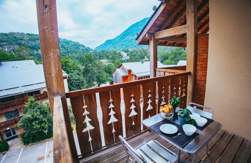 Ax-les-Thermes Apartment | Studio for 4 near Pyrenees Ski Slopes
