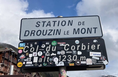 Station de Drouzin le Mont Apartment | Studio for 4 to 5 people, "Edelweiss" with mountain view balcony