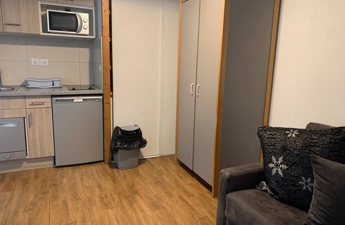 Brides-les-Bains Apartment | Studio for 4 with Balcony, WiFi & Parking