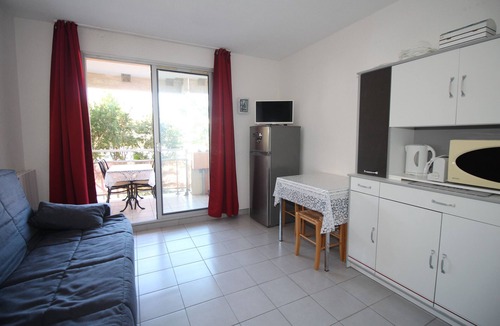 Le Port Apartment | Studio for 4 with marina view