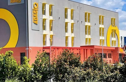 Saint-Martin-de-Crau Apartment | Studio for 2 people with twin beds