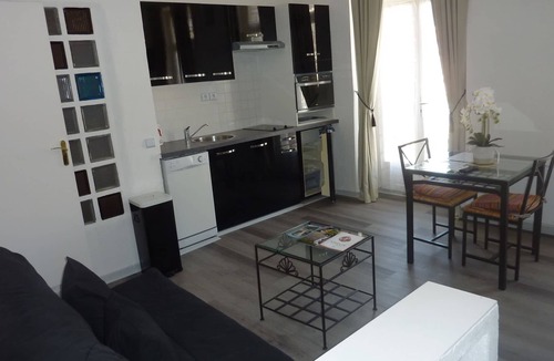 Amelie-les-Bains-Palalda Apartment | Studio Agréable et Confortable. Climatisation, Wi fi, Cuisine. Télé