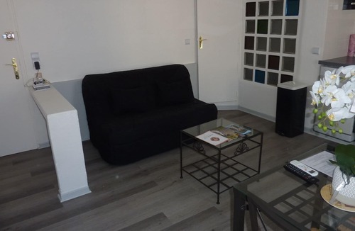 Amelie-les-Bains-Palalda Apartment | Studio Agréable et Confortable. Climatisation, Wi fi, Cuisine. Télé