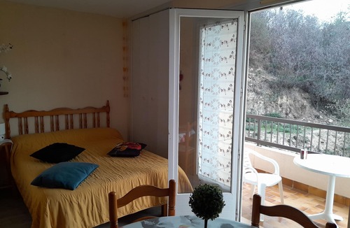 Amelie-les-Bains-Palalda Apartment | Studio 27 m² et 6 m² de Terrasse à 5 Minutes des Thermes