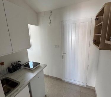 Fabregues Apartment | Studio