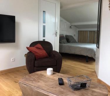 Guecelard Apartment | STUDIO