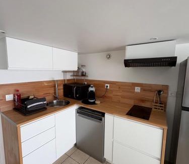 Teteghem-Coudekerque-Village Apartment | Studio