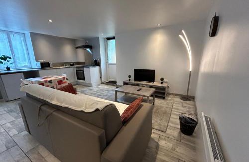 Nanteuil-en-Vallee Apartment | Studio