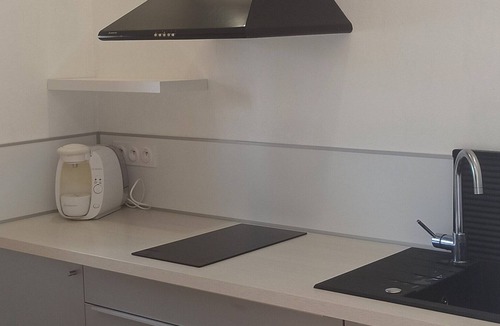 Saint-Etienne-de-Montluc Apartment | Studio Équipé Avec Cuisine