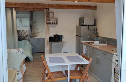 Saint-Andre-de-Sangonis Apartment | Studio Indépendant