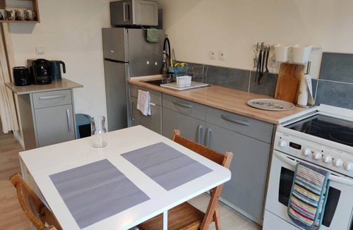 Saint-Andre-de-Sangonis Apartment | Studio Indépendant