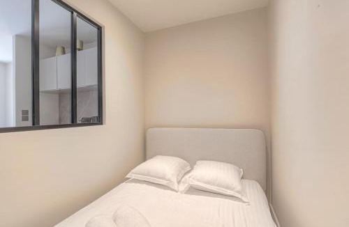 Saint-Didier-au-Mont-d'Or Apartment | Studio with sleeping area for 4, Saint-Didier