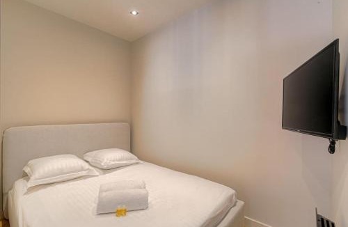 Saint-Didier-au-Mont-d'Or Apartment | Studio with sleeping area for 4, Saint-Didier