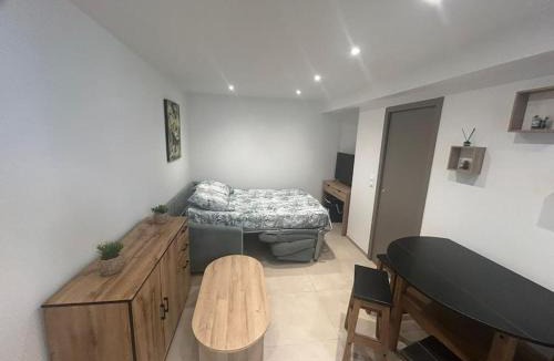 Saint-Donat-sur-l'Herbasse Apartment | Studio chez Mumu