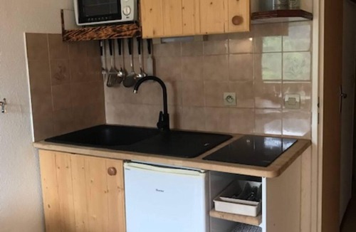 Saint-Nicolas-de-Veroce Apartment | Studio with balcony, parking, and ski storage