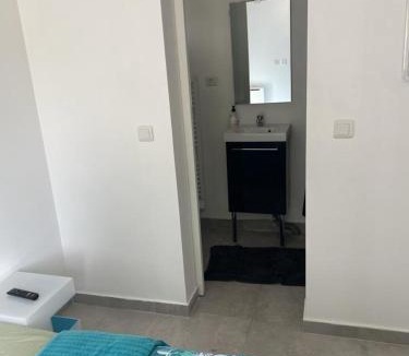 Sainte-Genevieve-des-Bois Apartment | Studio proche PARIS-orly