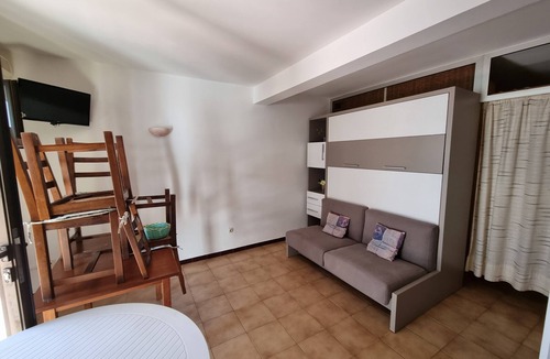 Saintes-Maries-de-la-Mer Apartment | Studio ground floor