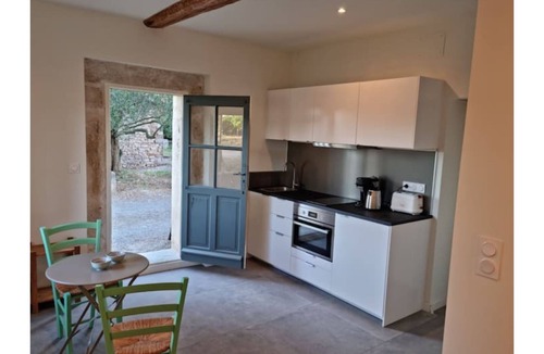 Villeneuve-les-Maguelone Apartment | Studio Dans un Écrin de Nature