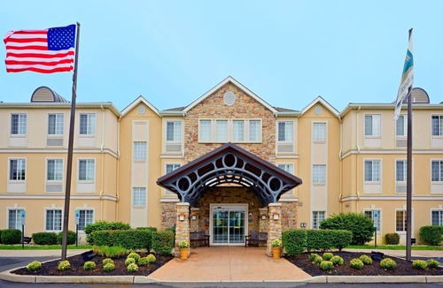 Cranbury Apartment | Studio | Free Breakfast Buffet. Outdoor Pool.