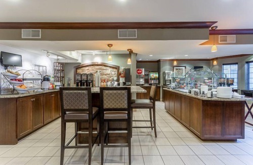 Davenport Apartment | Studio | Free Breakfast, Indoor Pool & Hot Tub