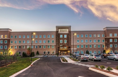 Farragut Apartment | Studio | Free Breakfast + Shared Outdoor Pool!