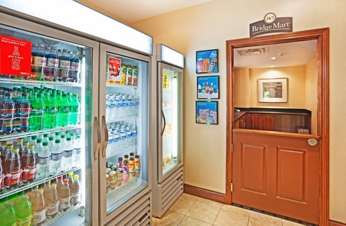Oak Ridge Apartment | Studio | Free Breakfast. Indoor Pool & Gym.