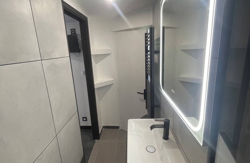 Les Arnavaux Apartment | Studio, friendly in Marseille