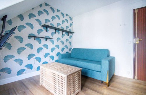 17th Arrondissement Apartment | Studio FullEquiped 2person with balcony 17th