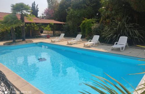 Saint-Maixent-sur-Vie Apartment | Studio Gîtes des Colombières Piscine & Spa
